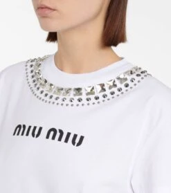 Miu Miu Verziertes T-Shirt Aus Baumwolle 8 Miu Miu Verziertes T-Shirt Aus Baumwolle -LORO PIANA Verkaufsgeschäft P00623983 d1